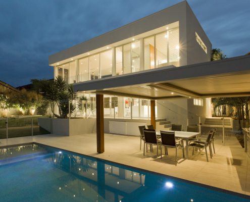 maison moderne avec piscine